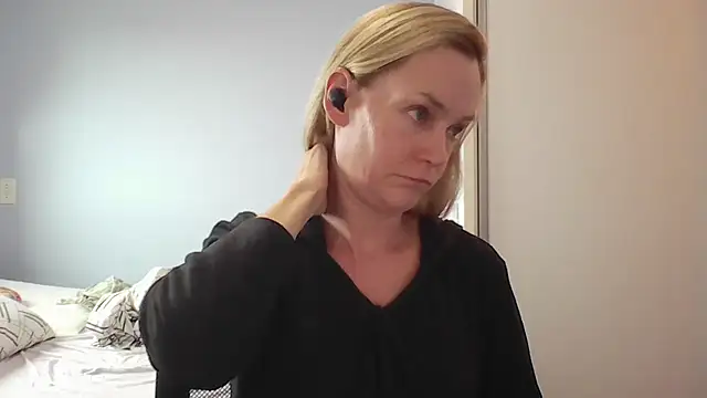 Annylove1 online show from March 13, 4:30 pm