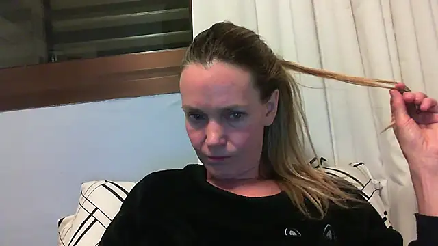 Annylove1 online show from September 29, 12:16 am