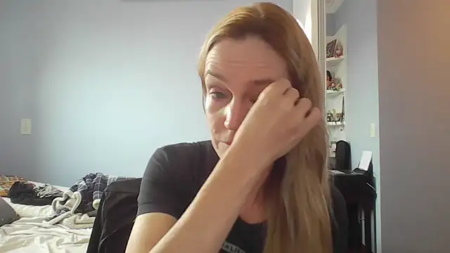 Annylove1 online show from April 8, 10:50 am