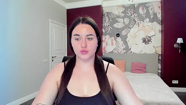 Roxie Bradley online show from October 30, 7:00 am