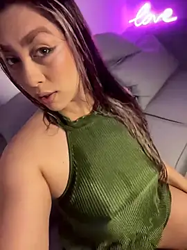 Im sophiie online show from December 18, 6:18 am