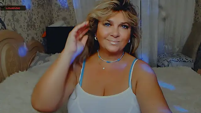 Snapshot of Malena_Mi chatting on September 14, 10:40 pm Malena Mi online show from September 14, 10:40 pm