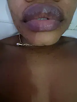  yisela  online show from April 26, 11:13 pm