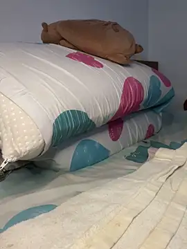  yisela  online show from April 23, 4:42 am