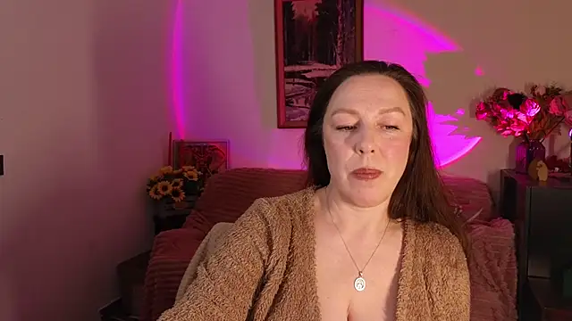 vanessawis  online show from May 1, 12:25 am
