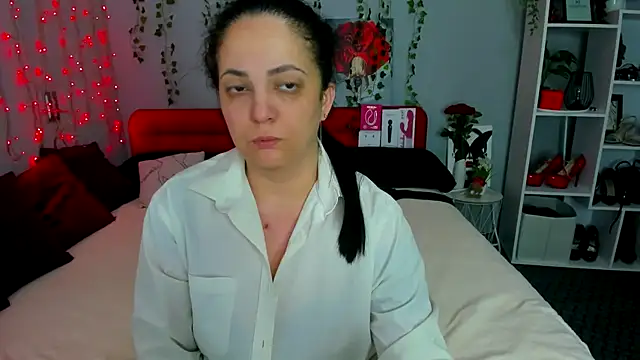 DarlingMilf online show from November 14, 8:53 pm