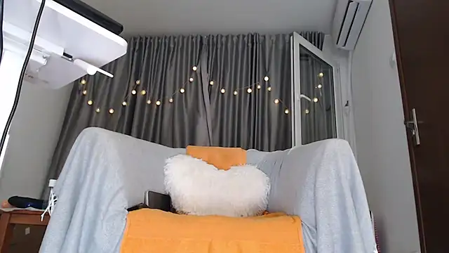 Babe Licious online show from June 16, 7:37 pm