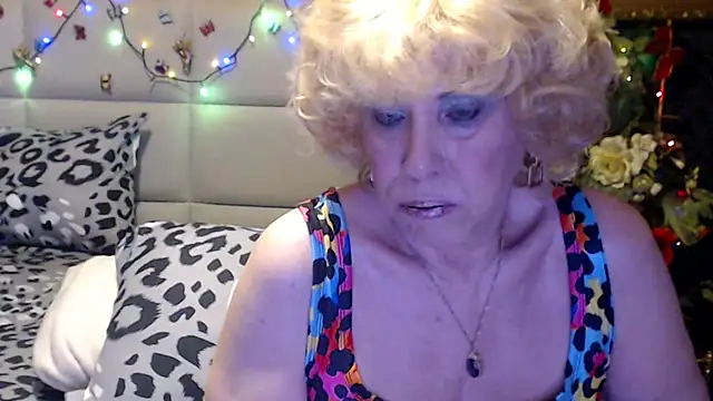 HappyWomanOn online show from April 25, 6:16 pm