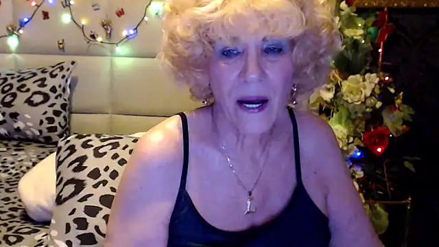 HappyWomanOn online show from April 16, 8:08 pm