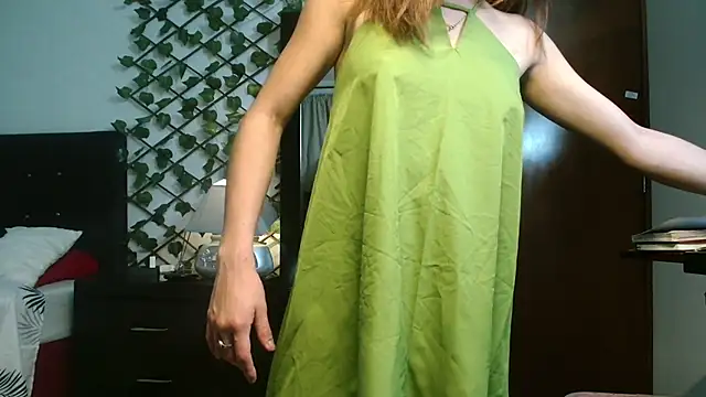 Snapshot of Dama_Scarlata18 chatting on September 23, 6:00 am Dama Scarlata18 online show from September 23, 6:00 am