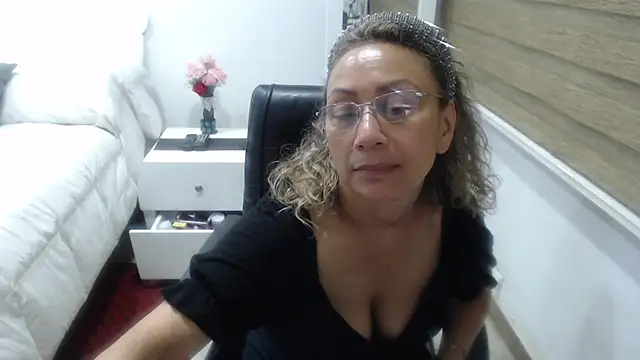 jesy hot online show from December 21, 3:55 am