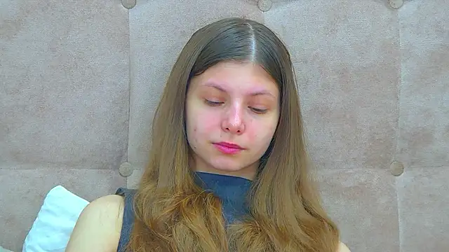 AudreyBarlow online show from March 4, 6:31 am