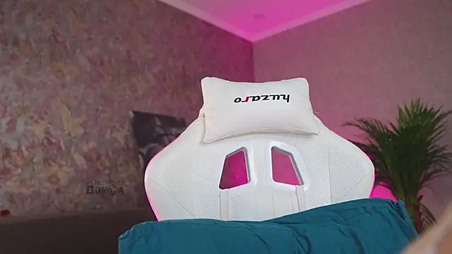 misstics  online show from September 21, 3:43 pm