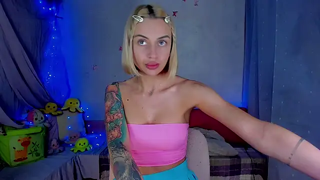 LickLizzy online show from April 13, 8:20 pm