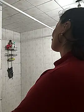 LaInsaciableIntensa online show from February 3, 12:43 am