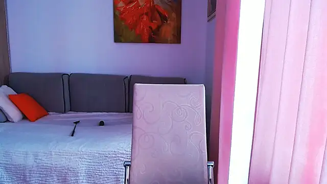 Magic Blondie online show from June 11, 1:08 pm