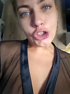 Keli Jessi online show from November 4, 7:30 pm