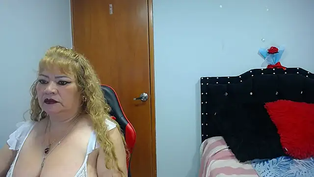 Ursulawhite69 online show from February 24, 12:21 am