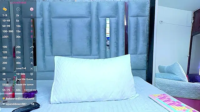 veronicaroose  online show from June 4, 2:43 pm