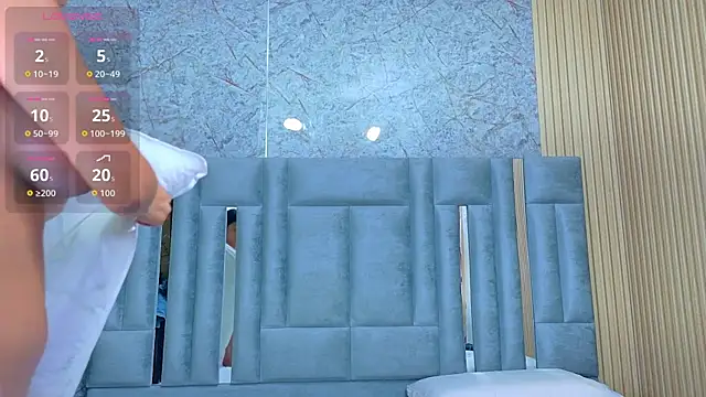 veronicaroose  online show from April 23, 12:51 pm