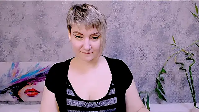 Djullia online show from October 26, 7:04 am