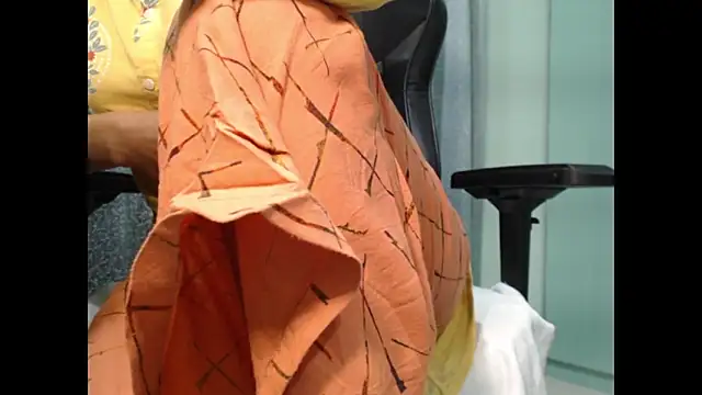 CuteRhea69 online show from January 15, 2:23 pm