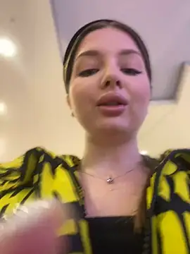 KrisMagnoly online show from March 4, 6:14 pm