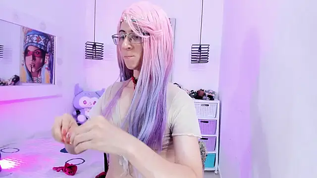 KimberlyJohnsoon online show from May 15, 10:45 pm