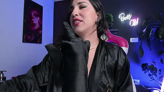 Katiehill 1 online show from December 13, 7:53 pm