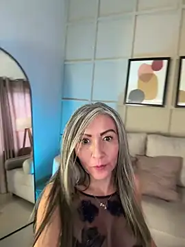  Nicoletteshea  online show from June 7, 9:43 pm