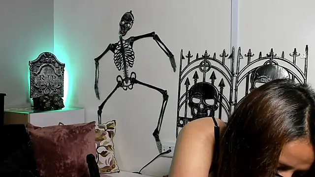 Snapshot of beauti_wild25 chatting on October 3, 7:08 pm beauti wild25 online show from October 3, 7:08 pm