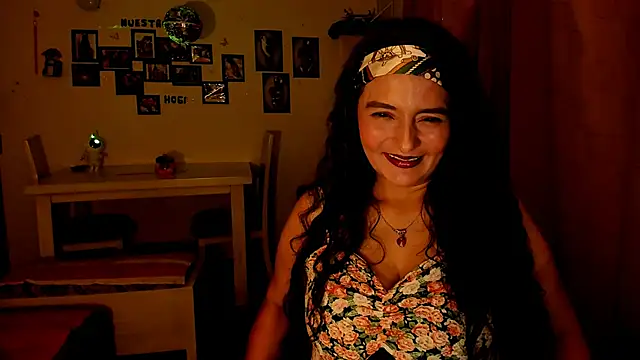 emma luxy online show from April 4, 4:00 am