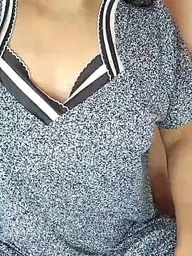 Snapshot of Beautifulsex4u chatting on September 18, 6:39 pm Beautifulsex4u online show from September 18, 6:39 pm