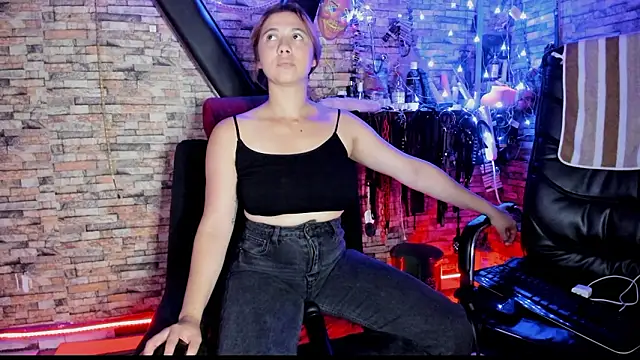 Liltildeman moon online show from February 5, 11:41 pm