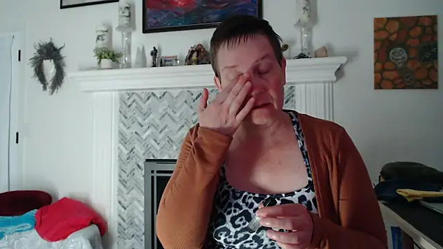 AuroraWillows online show from April 21, 1:42 am