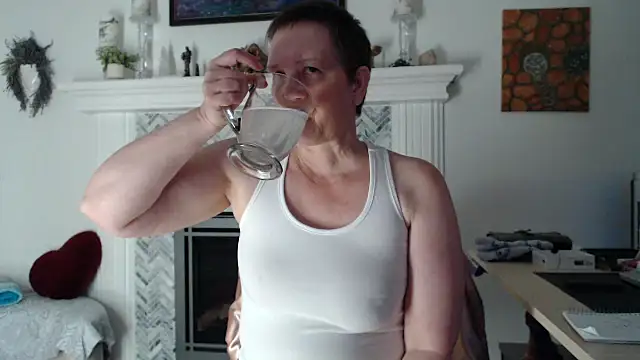 AuroraWillows online show from March 22, 11:49 am