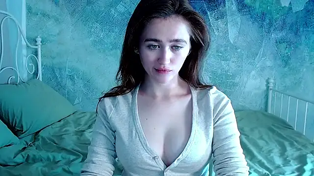 millllina online show from April 25, 2:03 pm