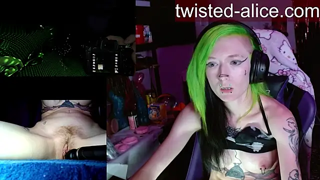 alicewonder09 online show from June 6, 7:03 am