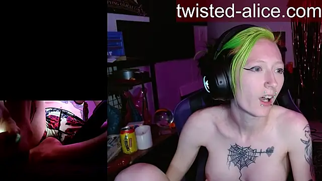 alicewonder09 online show from April 26, 3:37 am