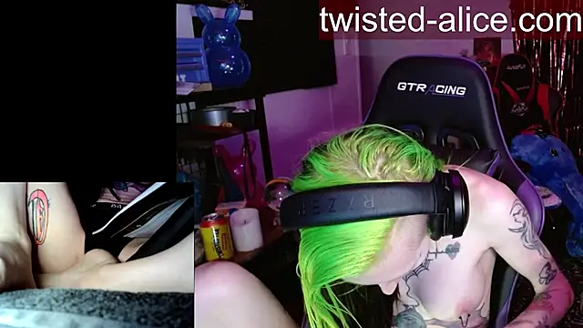 alicewonder09 online show from April 24, 3:31 am