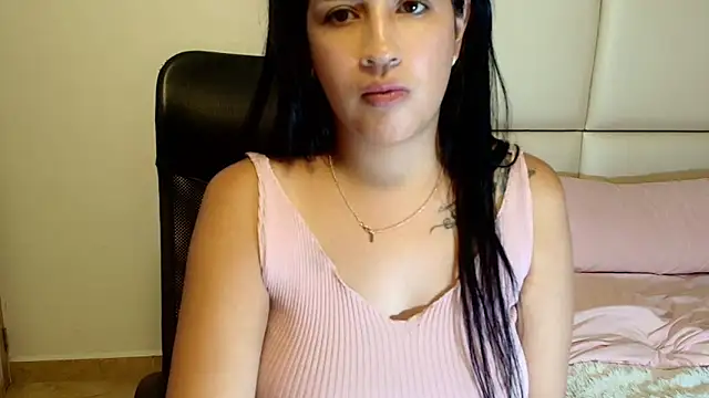 sara2520 online show from May 6, 2:04 am