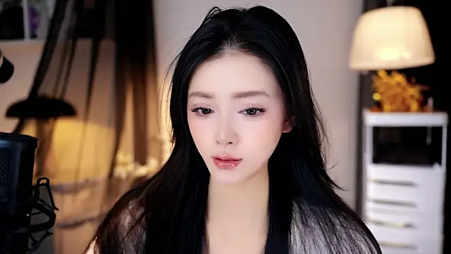 Ocean--Lili online show from April 25, 2:14 pm