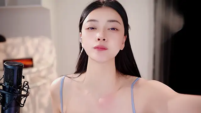 Ocean--Lili online show from June 8, 2:18 pm