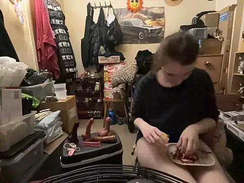 Snowbunnycake 131 online show from May 14, 2:12 pm