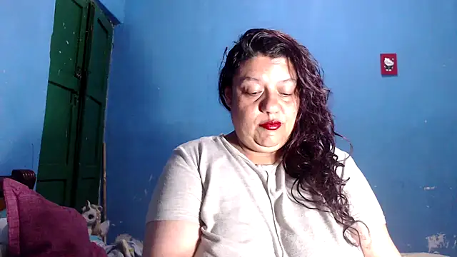 Snapshot of Lauren_baby chatting on October 21, 8:51 am Lauren baby online show from October 21, 8:51 am