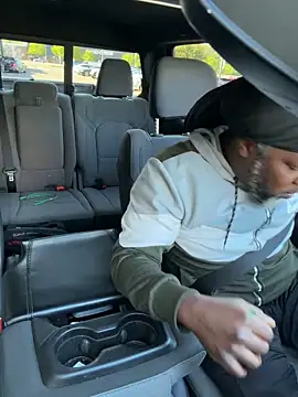 HaloRodeoLover2 online show from April 21, 1:51 pm