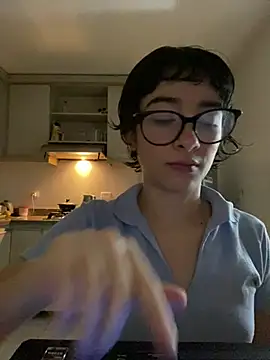  Lunnaa  online show from April 28, 1:58 am