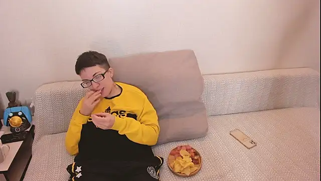 secret dreams   online show from February 11, 7:26 pm