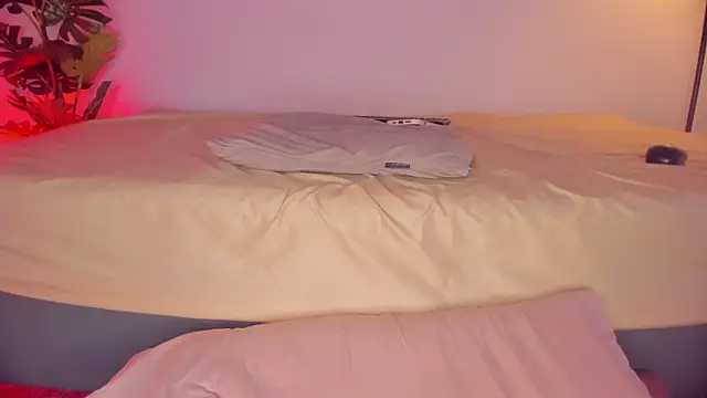 hot booty  online show from April 23, 10:12 pm