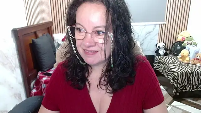 Sonialorens  online show from April 24, 3:04 pm